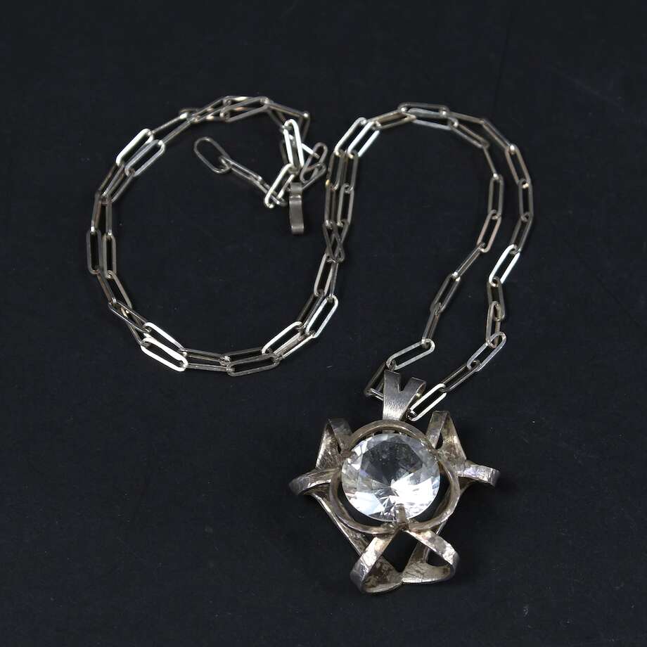 Halsband